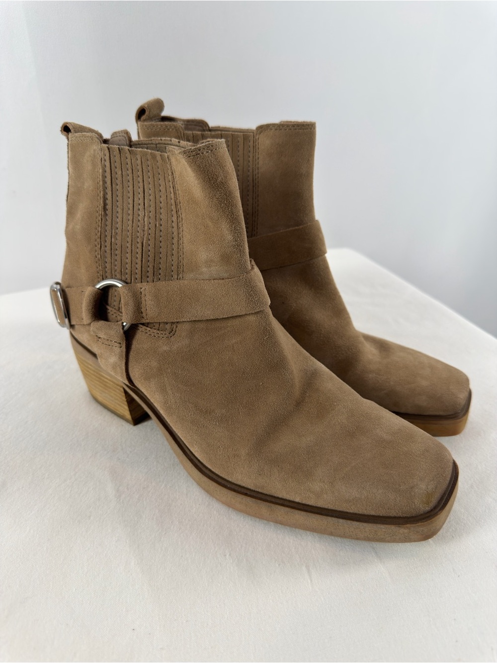 Sam Edelman Bellamie Suede Square Toe Bootie in Taupe Size 8